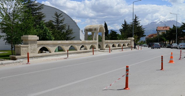 Isparta Belediyesi tarafından Çayboyu üzerinde bulunan 8 adet köprünün yenileme