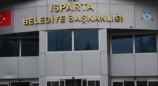 Isparta Belediye Başkanı Şükrü Başdeğirmen, başkan yardımcılığı ve daire müdürlüklerinde