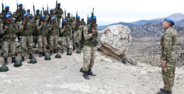 Davullarla zurnalarla asker ocağına gönderildiler. 1 aylık eğitimin ardından bugün