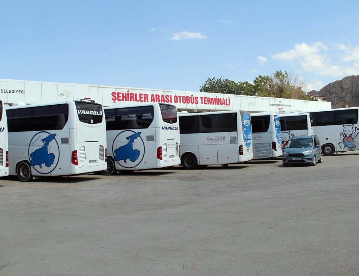 İçişleri Bakanı Süleyman Soylu, koronavirüs tedbirleri kapsamında otobüs seyahatlerine sınırlama