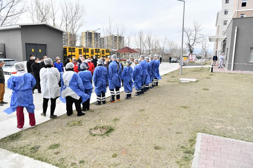 Isparta Valisi Ömer Seymenoğlu Umre ziyaretlerini gerçekleştirdikten sonra ülkemize dönen