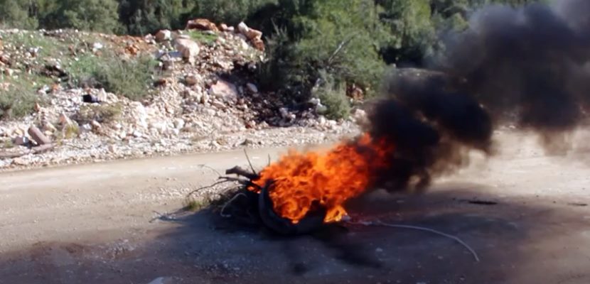 Evleri boşaltılan köylüler, mermer ocağının yolunu kapattı