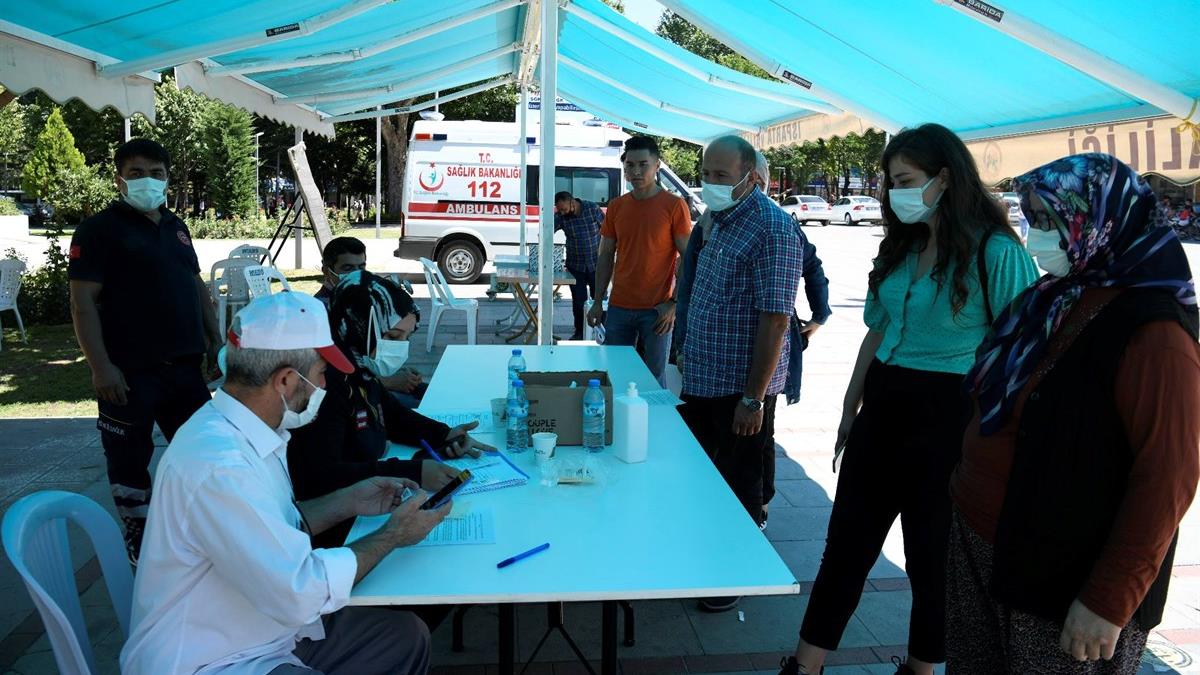 Koronavirüs salgınını tamamen ortadan kaldırabilmek için en güçlü silahımız olan