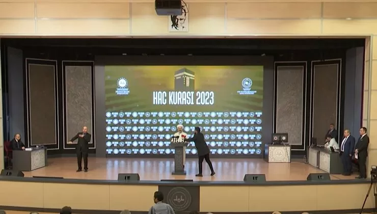 Yüz binlerce hacı adayının merakla beklediği hac kurası Diyanet İşleri