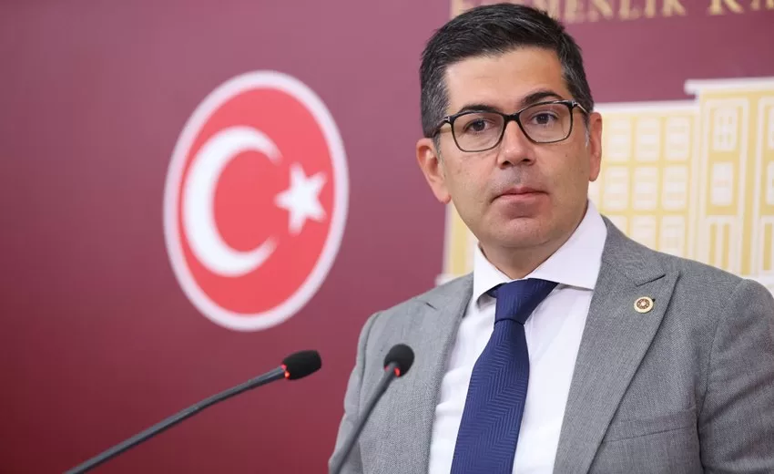 CHP’li Halıcı ‘Öğrenciler Yıkılma Riski Olan Binalarda Okutuldu’