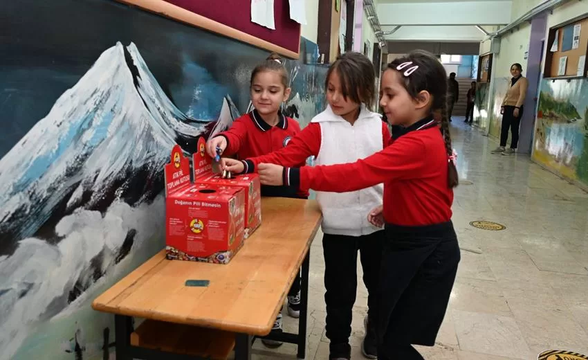 Isparta Belediyesi önceki yıllarda olduğu gibi bu yıl da okullarda